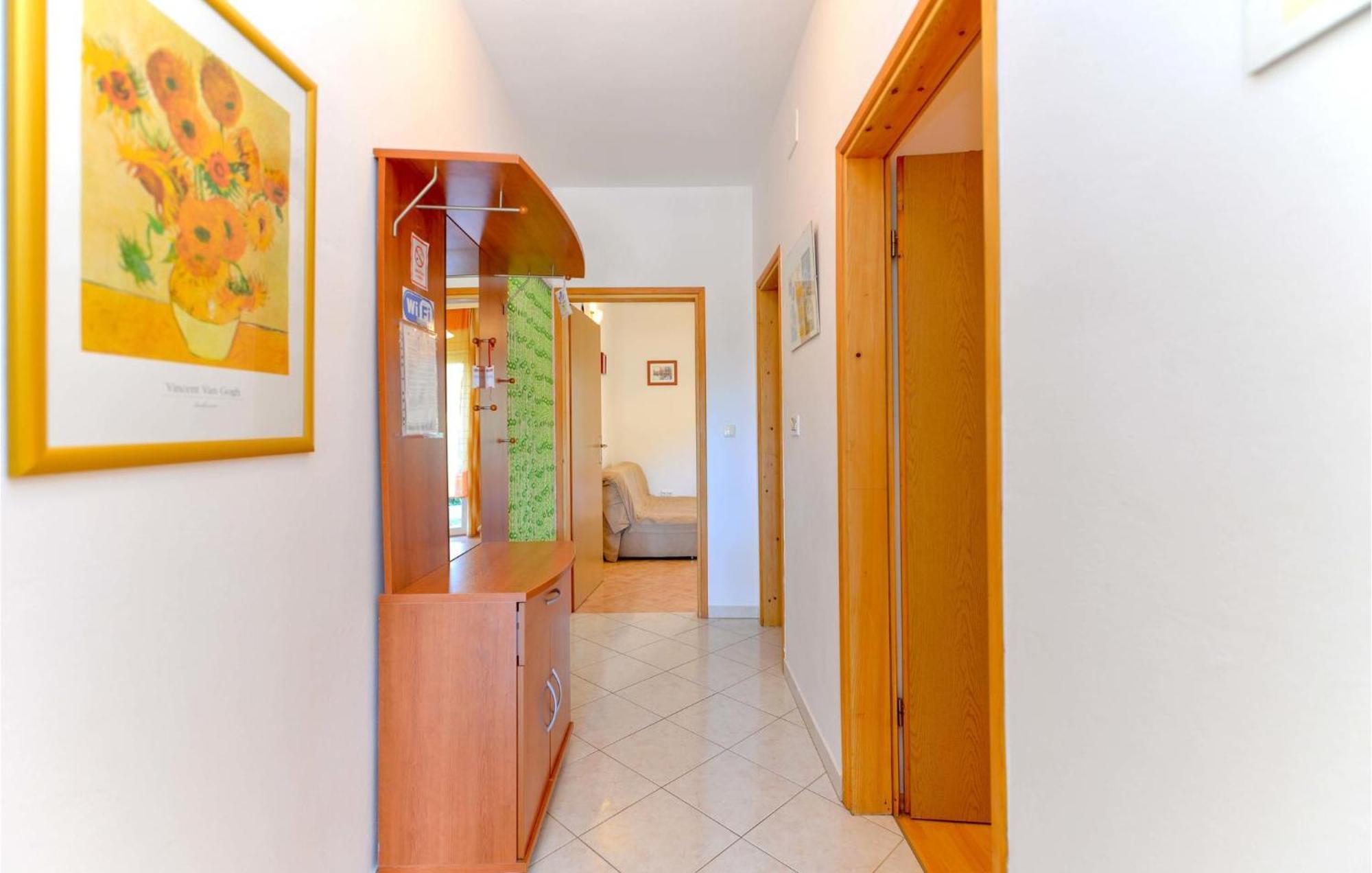 1 Bedroom Nice Apartment In ザダル エクステリア 写真